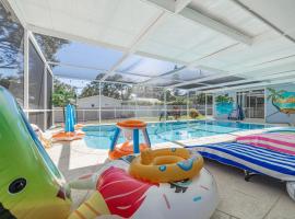 Poolside Paradise Clearwater Family Friendly House, hotel in Clearwater