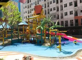 Cozy and Warm Studio Transpark Juanda Bekasi Timur Apartment By Travelio