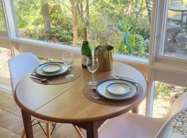 Lovely Retreat, Private Apartment in home, hotel v destinaci Heathcote