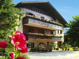 Apartment in Latsch with Indoor Pool & Garden, готель у місті Лачес