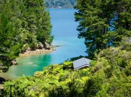 Tawa Cove Cabins