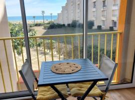 Confort en front de mer avec accès direct plage, hotel in Le Barcarès