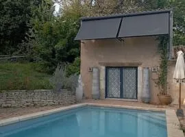 maisonnette provençale piscine le petit colibri