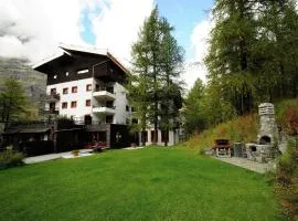 Contemporary Apartment in Breuil-Cervinia near Ski Area