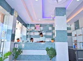 Hotel Radha Palace & Restaurant, hotel en Khātu