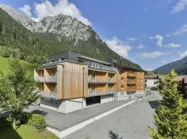 Majestic apartment in Klösterle with sauna on the Arlberg Met Terras