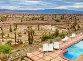 Hotel Kasbah Ennakhile - Authentic Stay in Nkob
