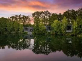 Belvilla exclusive spacious Lakehouse