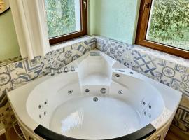 private spa in historic villa with pool in Senigallia, hotel in Senigallia