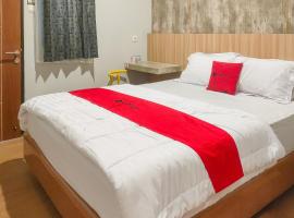 RedDoorz Syariah near Ponpes Hidayatullah Samarinda، فندق في ساماريندا