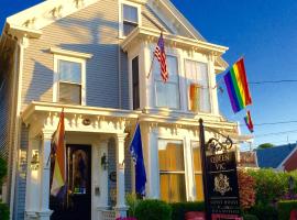 Queen Vic Guest House, Pilgrim Monument, Provincetown, hótel í nágrenninu