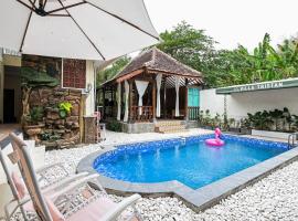 Villa de Tristan Yogyakarta, hotel v destinaci Mutihan