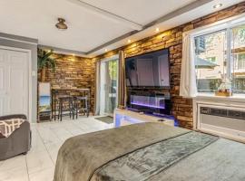 Winter Getaway in Brooklyn Private Room, Bath, Kitchen & Backyard, hotel in Brooklyn