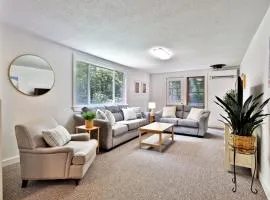 The Mendon Cottage - Charming Vermont Home Close to Pico, Ski Rental Deals!