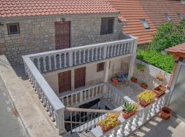 Apartments Daira, hôtel à Stomorska