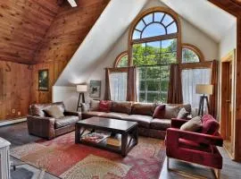 West Park Chalet - Large Vermont Ski Home - Great for Groups! Hot tub, games, ski rental ticket deals!