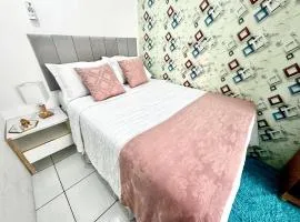 Apartamento Boa Viagem 2Quartos Climatizados Mobiliado Pague no Check in a 2 min da Praia.