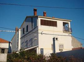 Apartment Silvana, Hotel in Božava