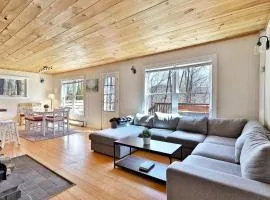 Powder Park Place- Upper Unit of Duplex - Great for Groups, Ski Rental Ticket Deals!
