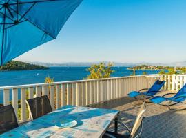 Apartment Angie, hotel in Nečujam