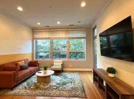 Private Balcony 1 Garage Parking Sleeps 6
