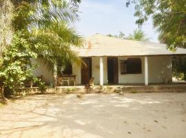 Guest House La Maison des Amis, luxusní kemp v destinaci Abémé