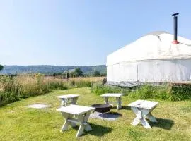 Beautiful Yurt with stunning South Downs views