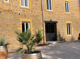 Gîte Domaine du Berret 8 pers, vila v destinaci Bully