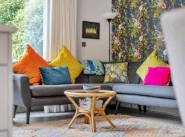 Spacious Family Oasis Explore with Ease - Pass the Keys