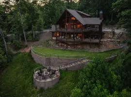 Lookout Lodge - Luxurious Mountain Cabin