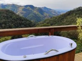 Cabana com vista para as montanhas, ofurô e Starlink