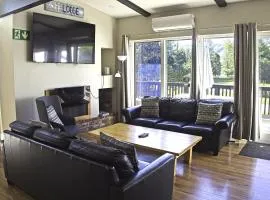 Gateside Chalets 6 Bedroom Hot Tub Near Village