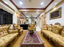 Homestay & Pool Laman Sri Aman Pontian, hotel v destinaci Pontian Besar
