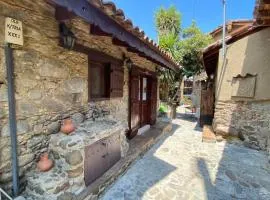 House No9 - Studio