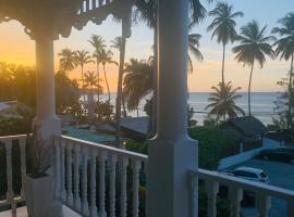 Beachfront Unit with Stunning Sunsets and Starlink Internet !, hotell i Las Terrenas