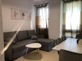 Tirent Apartment - Comfortable 1-Bedroom Stay in Fresku