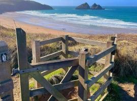 Newquay Bay Holiday Resort Caravan 142, Hotel in Porth