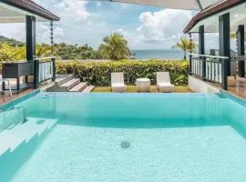 Magnificent villa with ocean view in Puerto Bahia