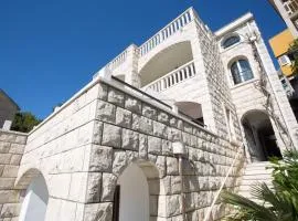 Apartments and Rooms Hope