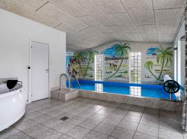 Nice Pool House On Scenic Møn, hotel v destinaci Stege