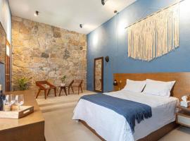 Casa Mercedes - Stylish & Historic in heart of Mérida, hotel en Mérida