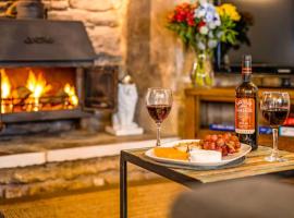 A hidden gem in the centre of town - sleeps 7，位于泰特伯里的酒店