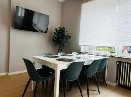Haus Rasink I Monteure I Teams I 160m2 I 5 Z I Terrasse I P I 2 WC I Küche I Smart TV