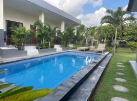 Dega Gardens, hotel in Canggu