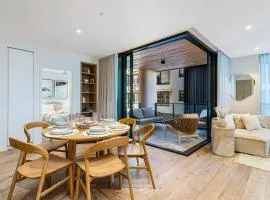 Deluxe Palm Beach Getaway