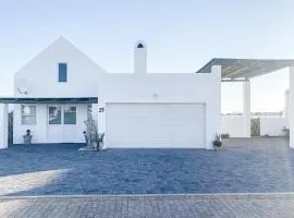 Lampies Bay Hideaway Close to the Shore