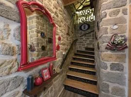Old Rooms Hotel