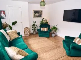 Chic Family Home with Garden Fire Pit & Event Space, Hot Tub