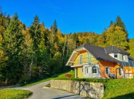 Apartment Ozebek, hotel blizu znamenitosti Počivalo, Cerkno