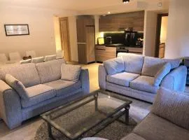 Appart cosy 3 pièces, ski-in/out, piscine & spa, 8-10 pers. - FR-1-461A-26